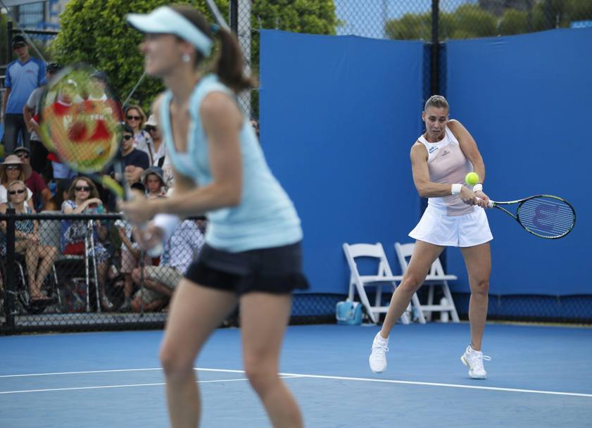 Martina Hingis e Flavia Pennetta nel doppio contro Belinda Bencic e Katerina Siniakova (Epa)